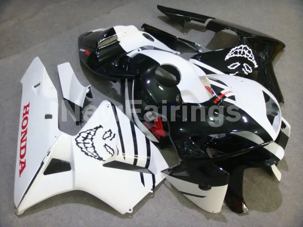 White and Black Skull - CBR600RR 05-06 Fairing Kit -