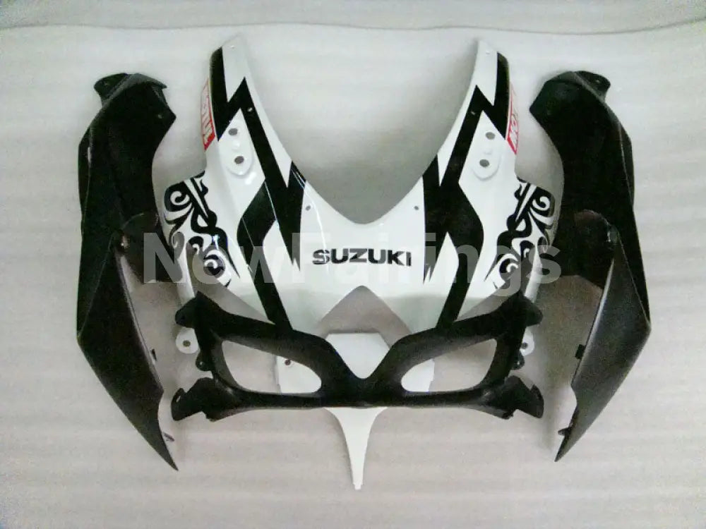 White and Black Corona - GSX-R750 08-10 Fairing Kit