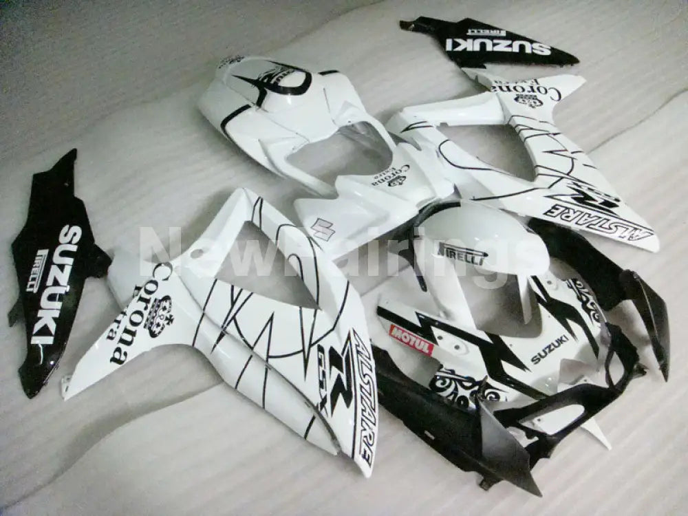 White and Black Corona - GSX-R750 08-10 Fairing Kit